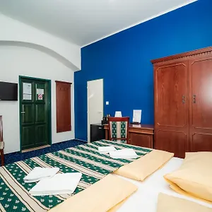 Czechia 3*, Prag Çek Cumhuriyeti